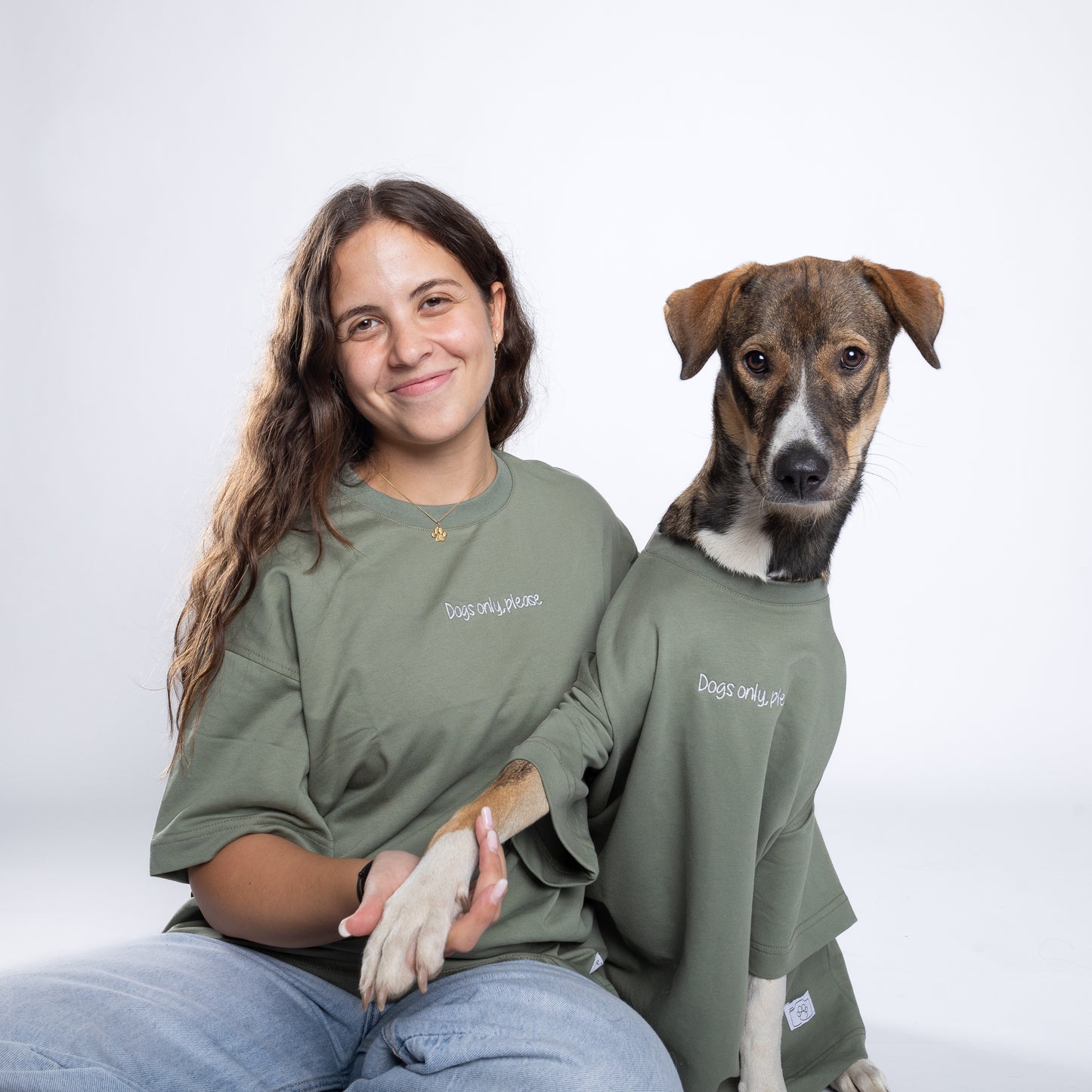 Dogs only, please - Tee